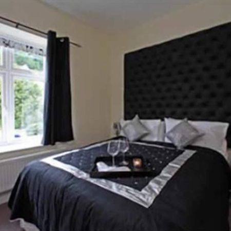 Space Boutique B&B - With Free Private Car Park Лландидно Екстер'єр фото
