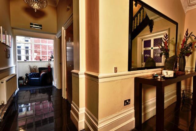 Space Boutique B&B - With Free Private Car Park Лландидно Екстер'єр фото